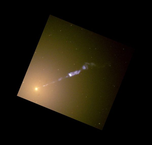 M87jet hst align.jpg