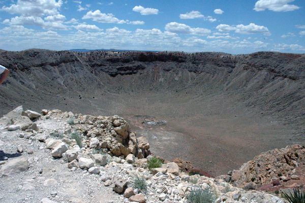 Barringer meteor crater 1200 x 800 .jpg